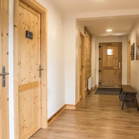 Magnifique 4 Etoiles Pour 6p Avec 3 Chambres, Acces Jacuzzi * La Bresse